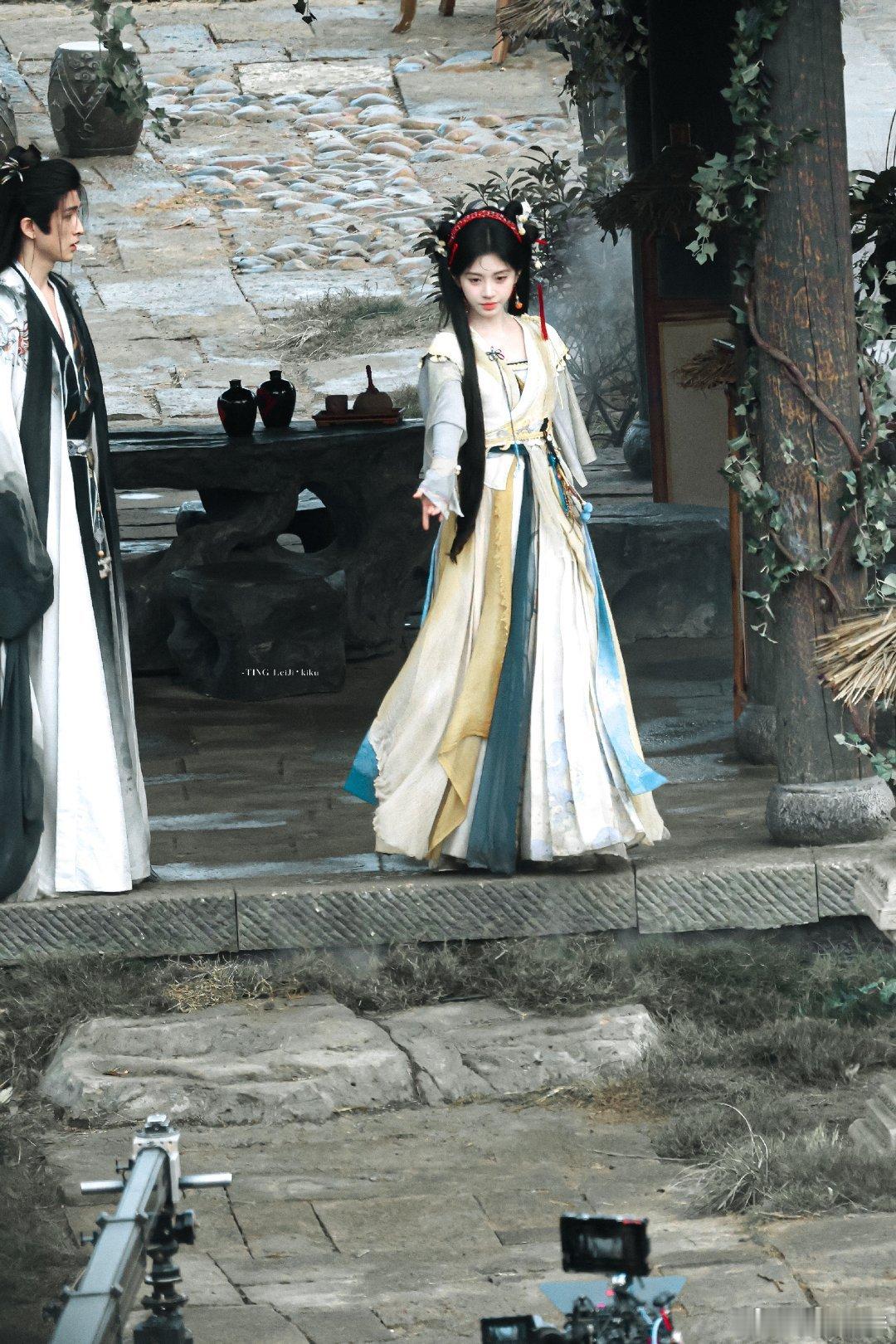 jjy鞠婧祎来战 jjy鞠婧祎阿黛“你是千万星星中的一颗 却是我的浩瀚宇宙.”“