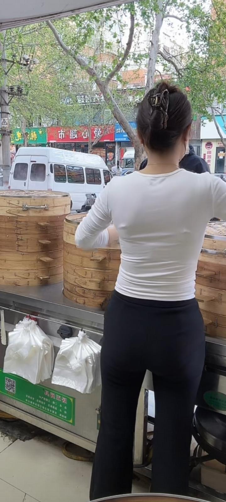 晒出你的本地生活世间最好的情缘，是有人懂你悲欢，陪你岁岁年年。