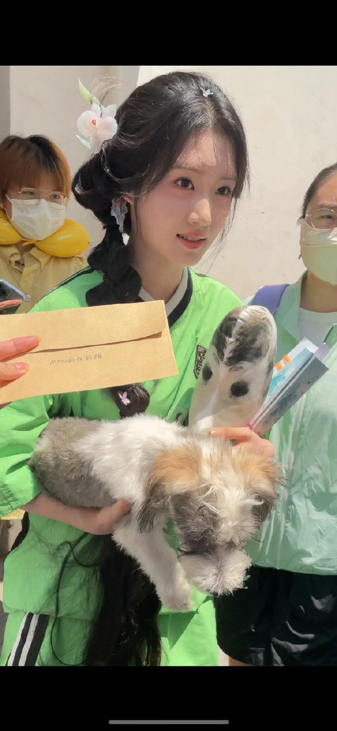 卢昱晓《入青云》上班，侧编发+花花好嫩好piu亮！！ ​​​