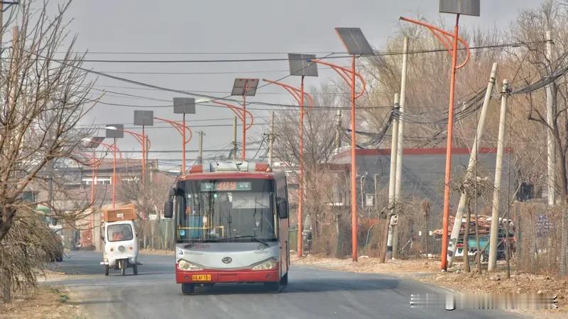 建议公交车村村通工程优化一些，有些地方离城区远，公共交通是村民主要出行方式。每天