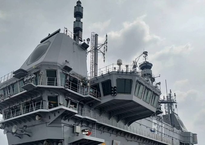 印军维克兰特号航母舰岛顶部加装EL/M-2248 MF-STAR有源相控阵雷达和