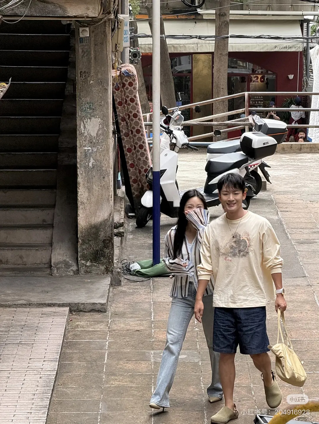 这两对cp对比太明显了吧也…..对雾里青好点 