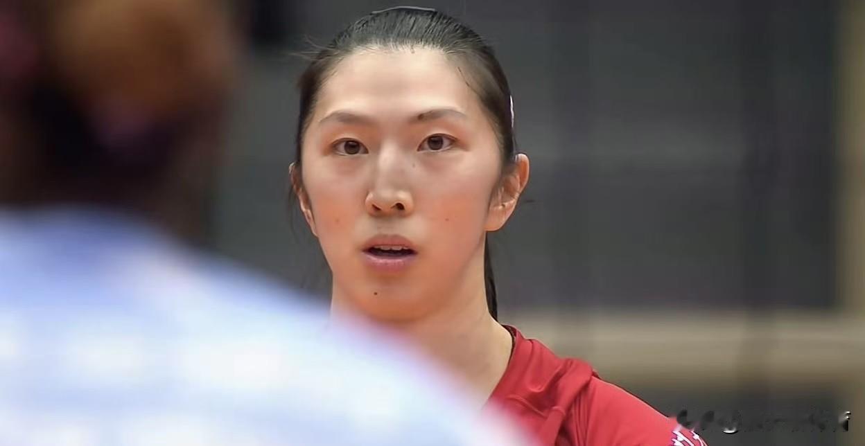 这支江苏女排只有吴梦洁是最靠谱的[流泪][流泪]今天这么困难的局面下，依然还能打