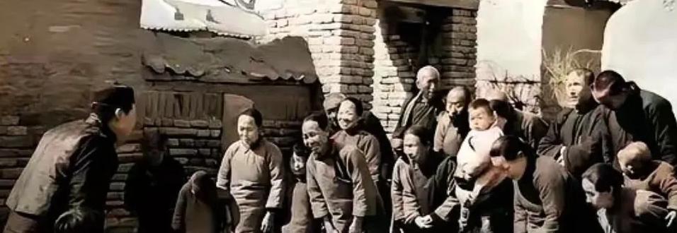 1949年秋，地主钱满堂收到三儿子从城里寄来的信。就三行字：“爹，速卖田产，带娘