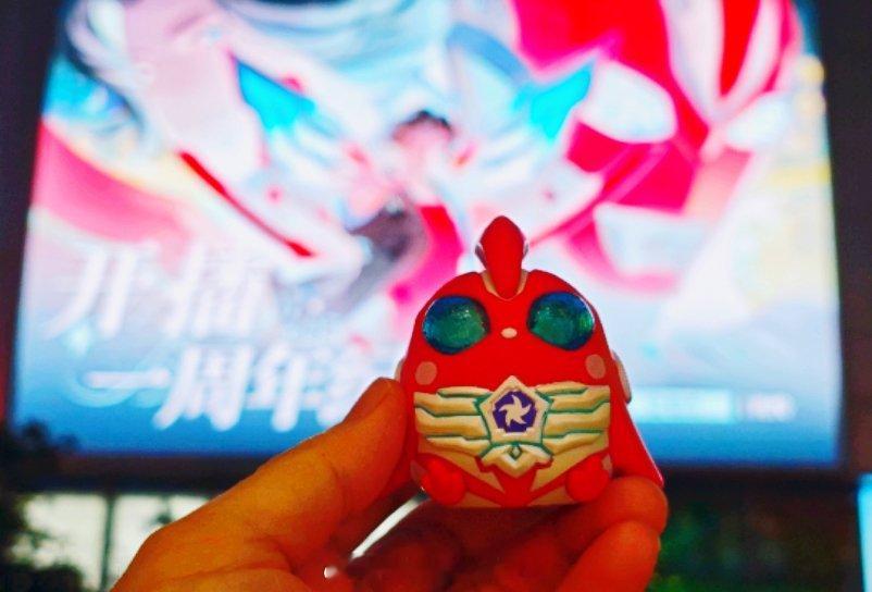 终于给我蹲到奥美迦奥特曼 百联zx大屏外屏奥美迦奥特曼7.5日开播一周年的纪念了