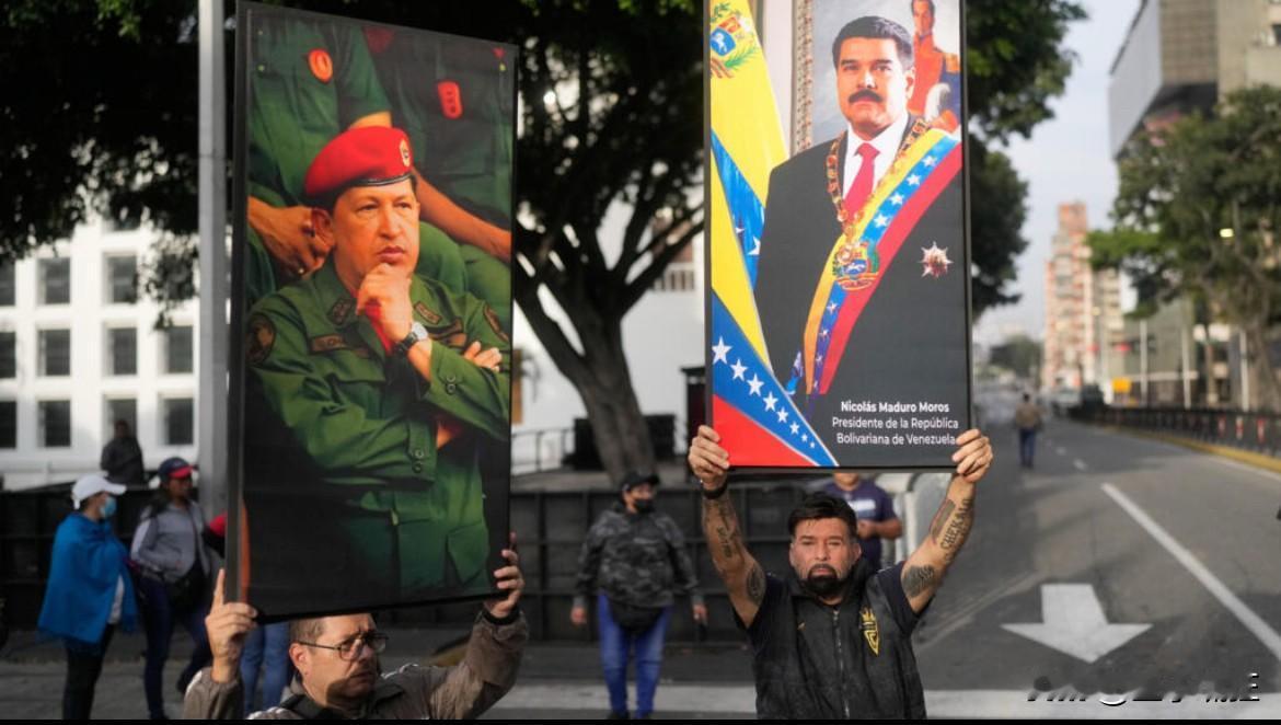 “马杜罗被抓走了？”
这两天，类似的消息在网上传得很凶，不少人第一反应就是：这要