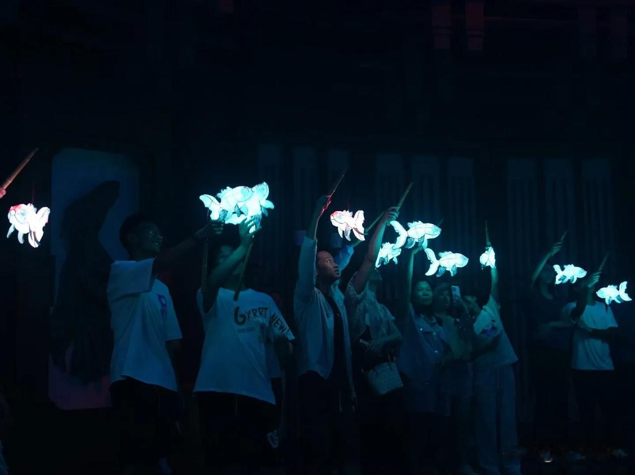 高考落幕，人生新一幕正徐徐拉开，来昆山周庄吧！对于刚刚走出考场的学子们而言，这个