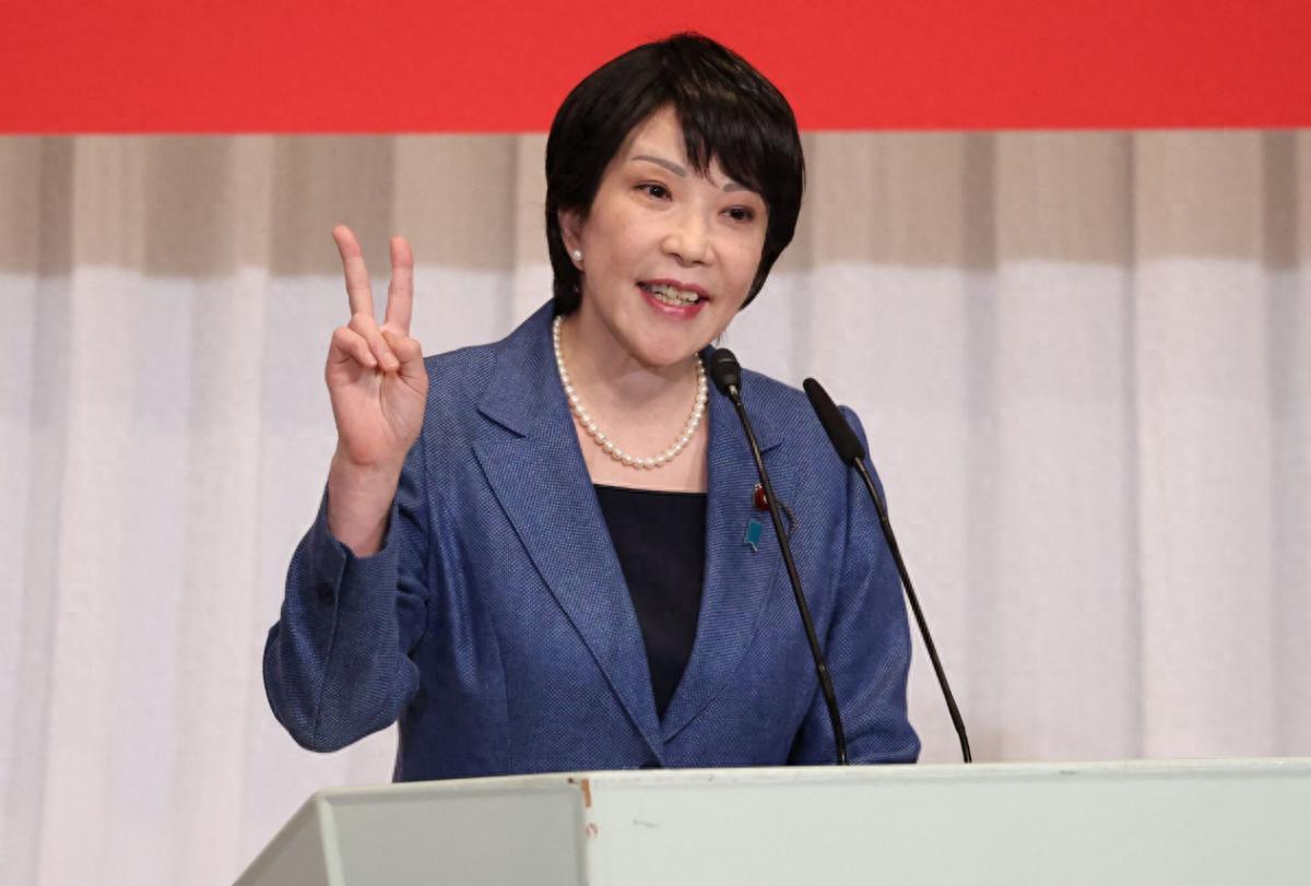 日本首相选举急刹车！高市早苗赢了小泉进次郎，却栽在公明党手里：24 票不够，还得