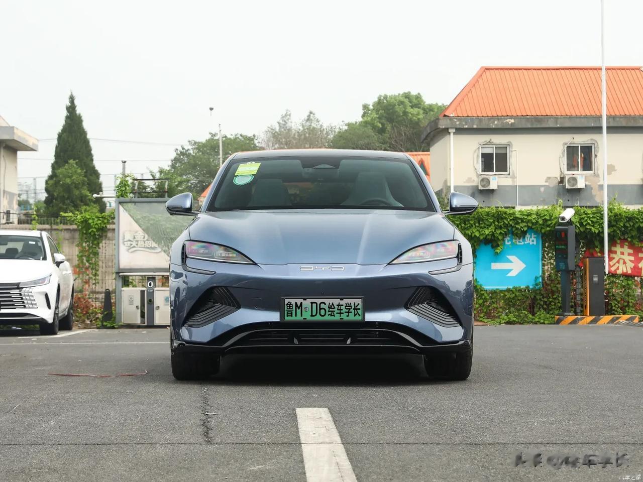 比亚迪纯电中型SUV海狮假想，与海豹搭配能否挑战特斯拉的3和Y  @比亚迪汽车 