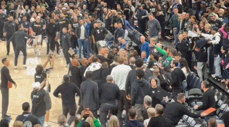 约基奇不会被禁赛，因为他是大牌。