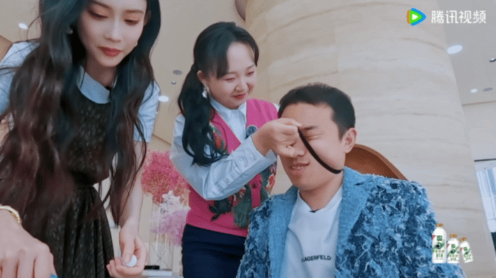 #孟子义李嘉琦给徐志胜变装# 怎么办现在看到李嘉琦孟子义徐志胜三人同框就想笑哈哈