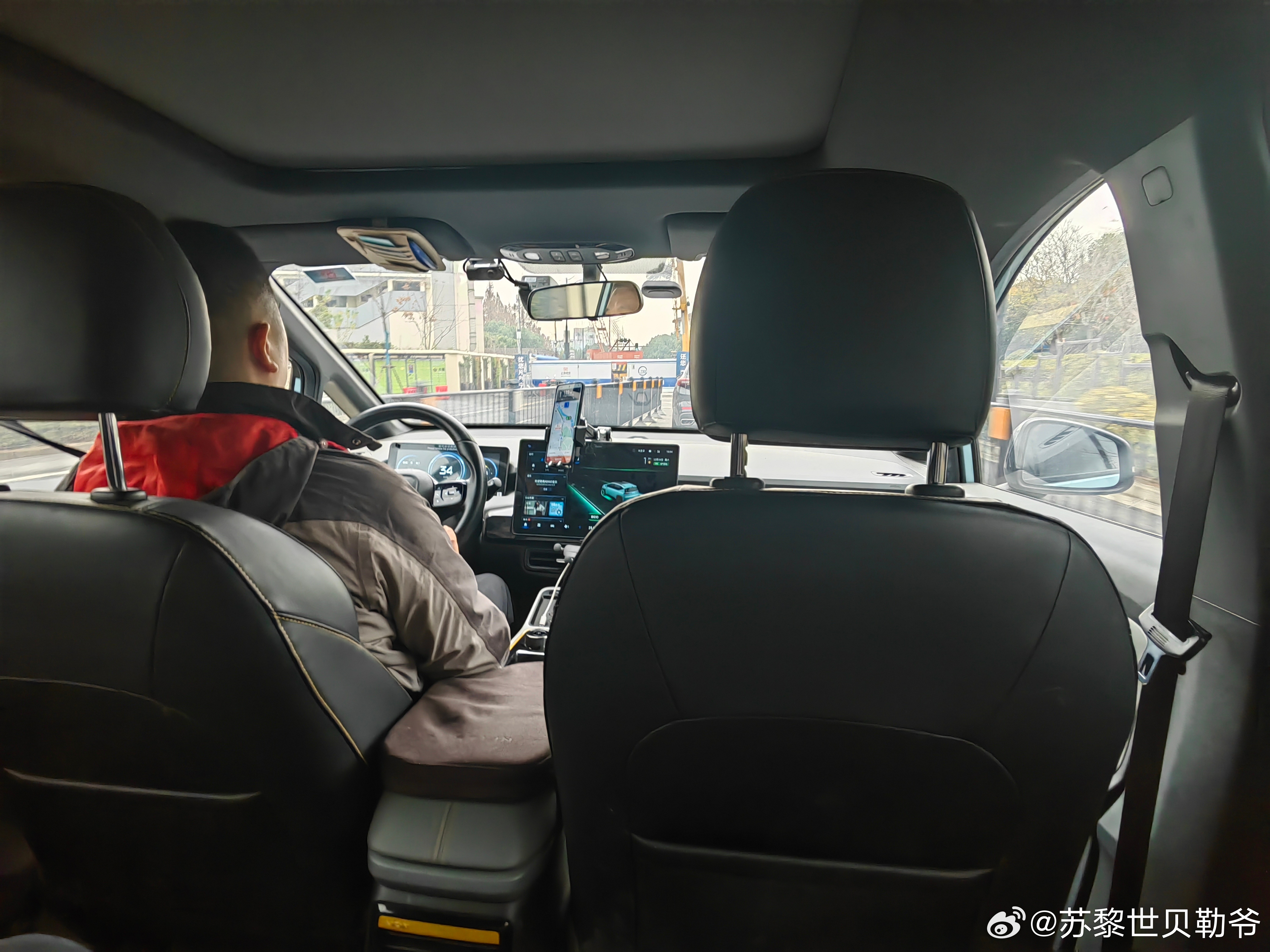 来上海坐了三个车了ES6/元Plus/Aion Y，全都晕车司机一个会开车的也没