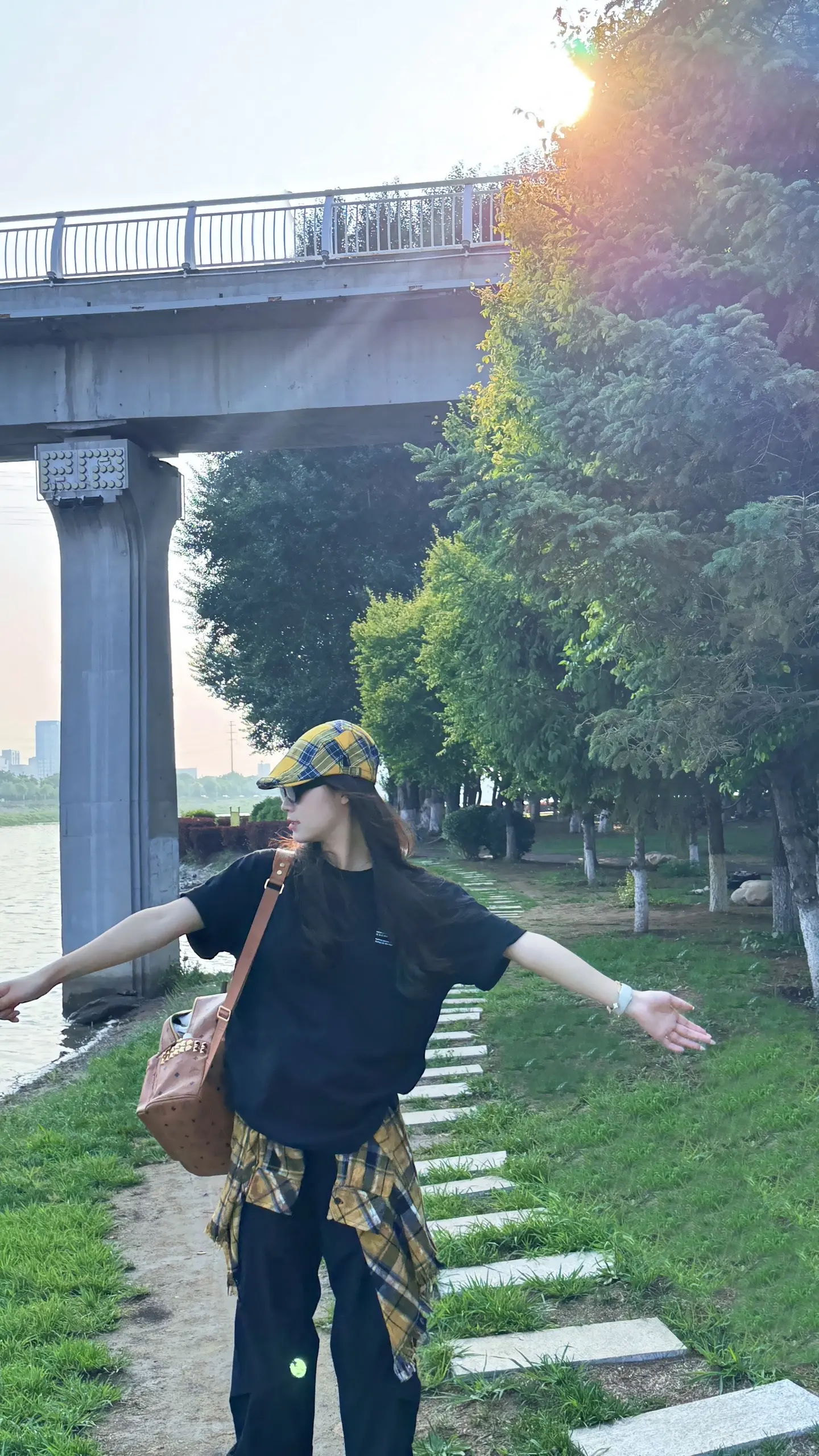 远离消耗你的一切 迎着光走