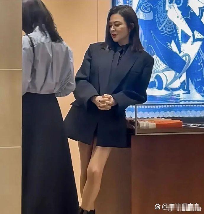 天呐！这可是曾经的昔日女神啊！看图片大家知道她是谁吗 ​​​