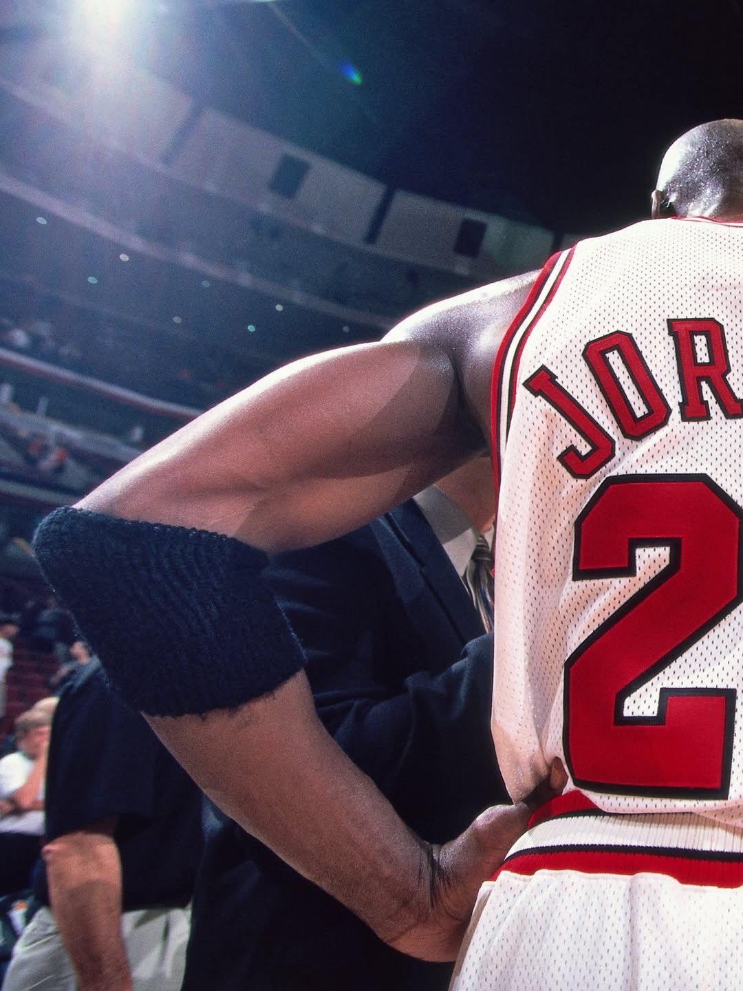 Michael Jordan28年前的今天，他斩获生涯第五座也是最后一座常规赛M