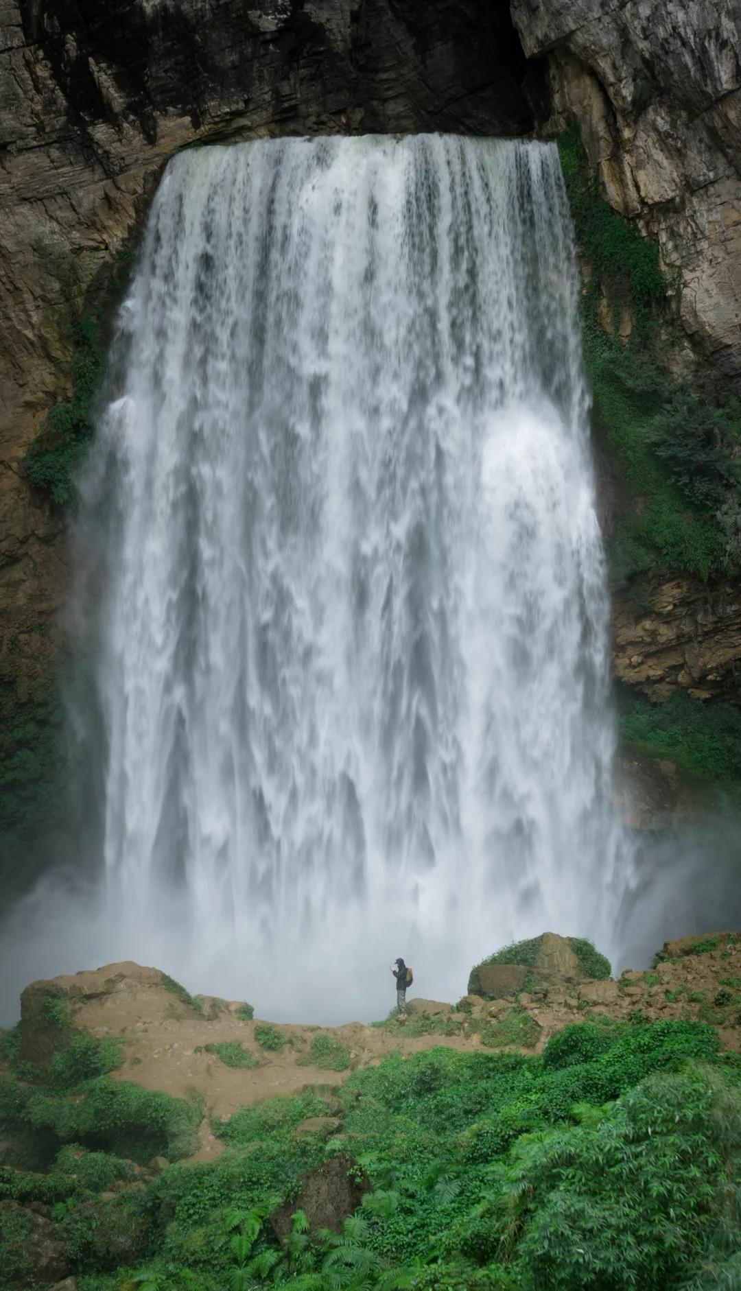 贵州瀑布|第一次来到羊皮洞瀑布是五年前！
流经的贵州瀑布，谁不爱呢？如此壮阔的贵
