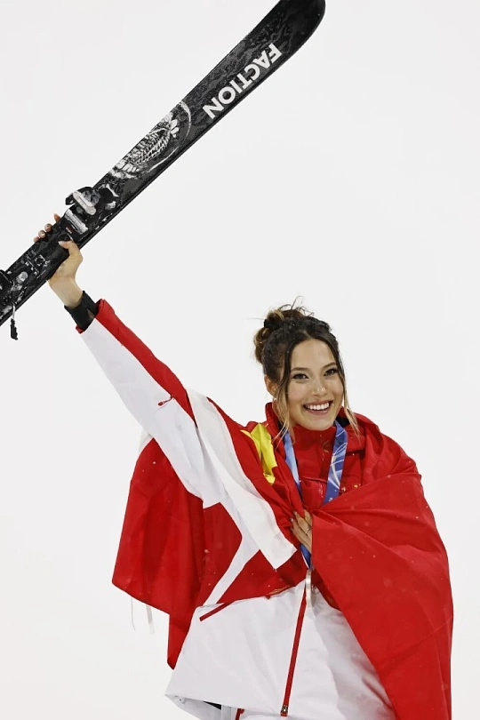 谷爱凌U型场地数据近乎完美谷爱凌的U型场地，是数据拉满、统治力拉满的完美范本：腾