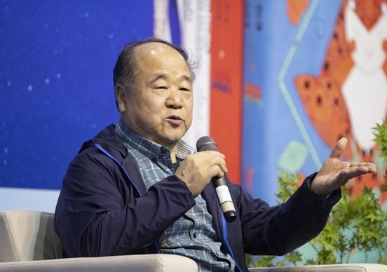 为什么莫粉对评论区的压倒性批评视而不见，听而不闻，仍然不遗余力地捧莫言的作品？莫