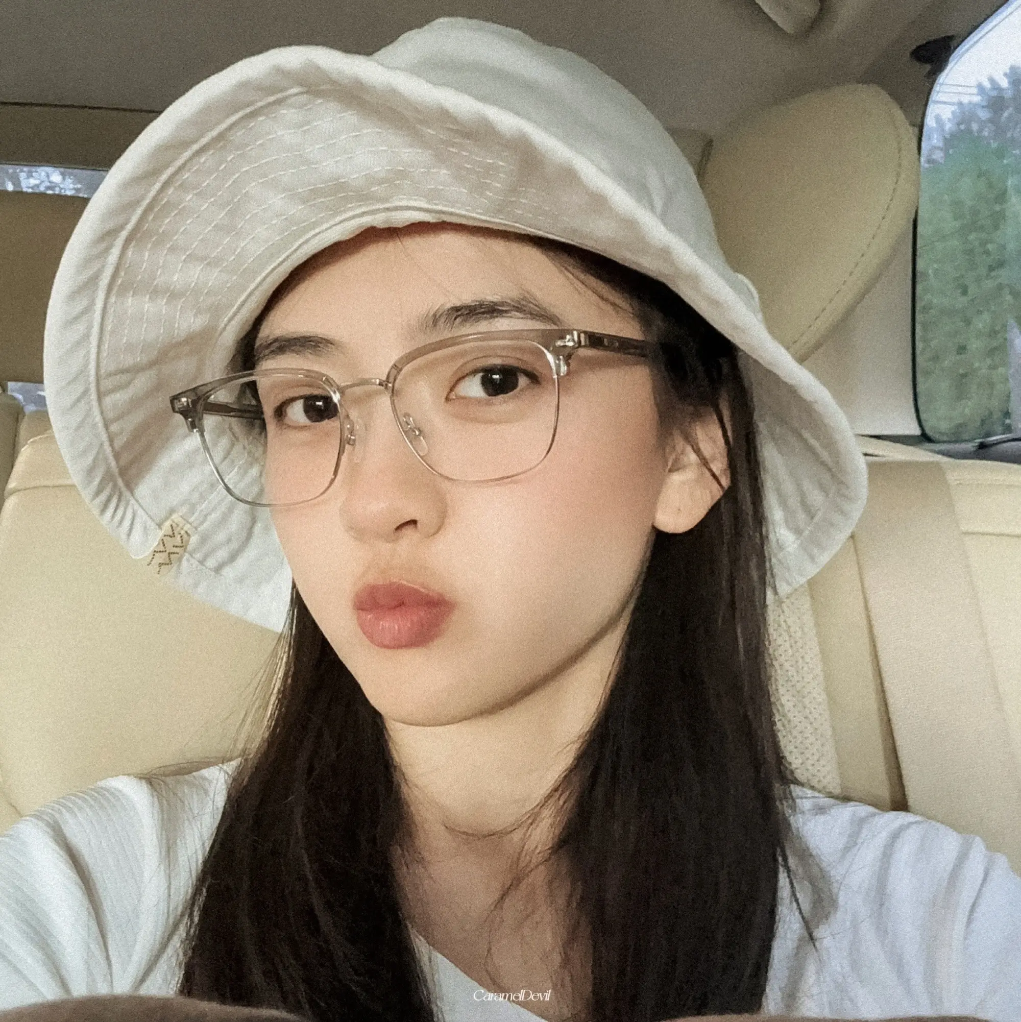 梁洁。