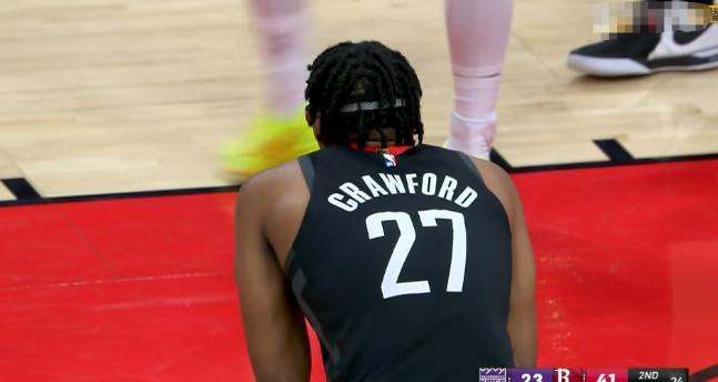 火箭小将克劳福德真是让人眼前一亮！在昨天火箭主场以128：97战胜国王的比赛中，