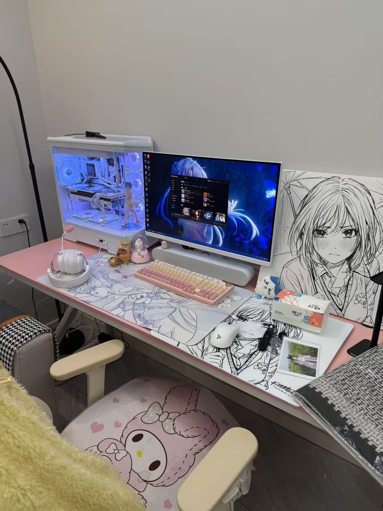 一个忠实女粉的电脑桌面几乎清一色鸽鸽外设和电脑 ​​​