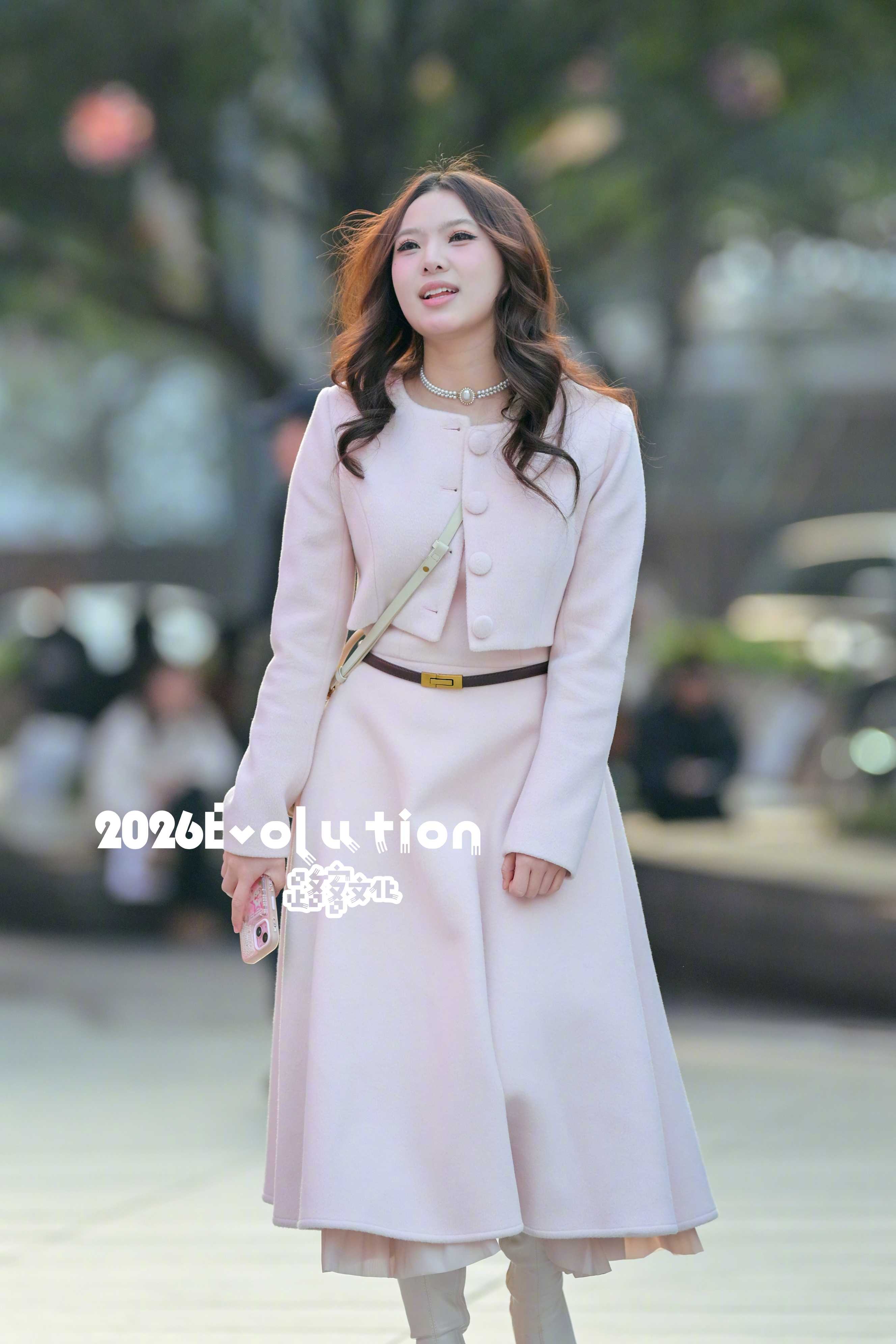 心情不错的样子耶 