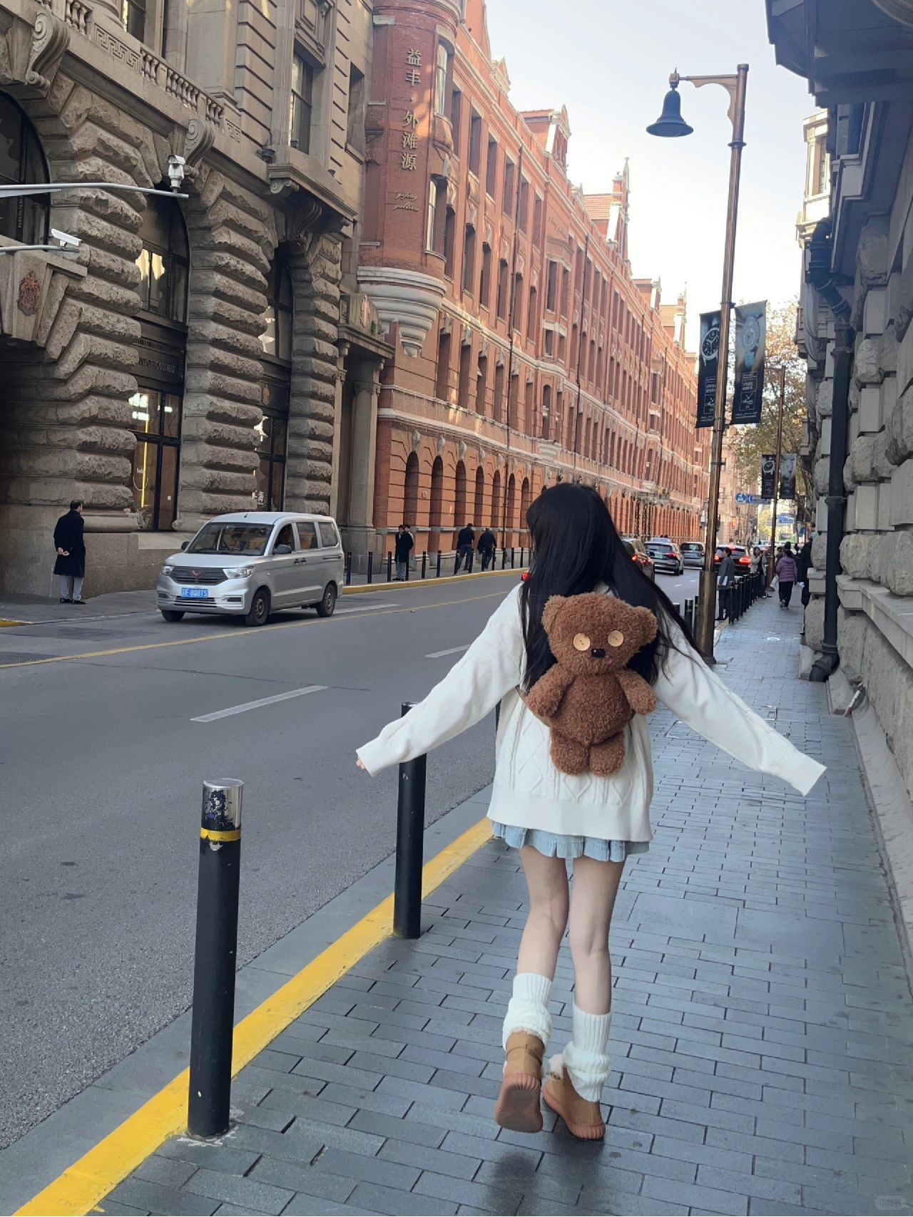 city walk ʚ🧸ྀིྀིɞ*:.｡