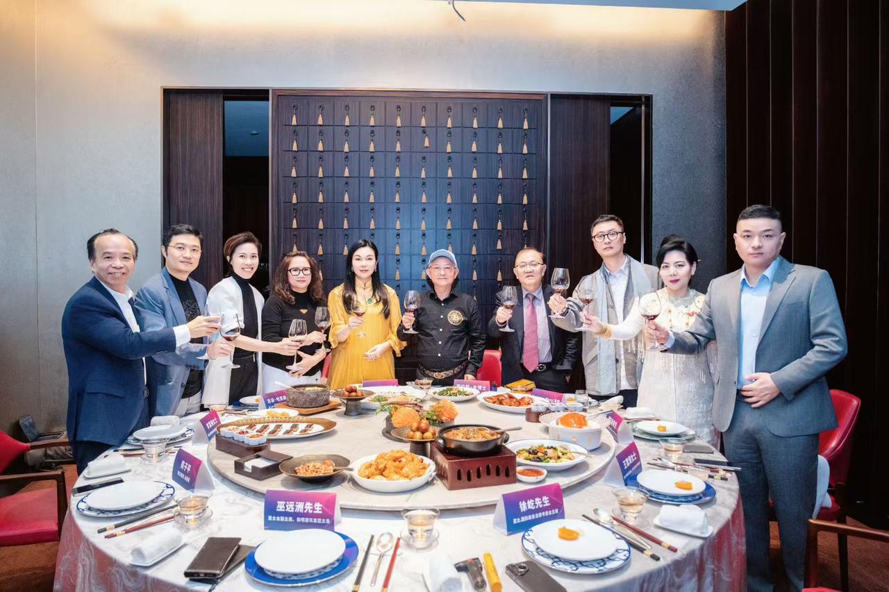 致敬企业家领袖“亚太引领·全球共融”领袖沙龙丨灵魂有香气的女神[心][玫瑰][玫