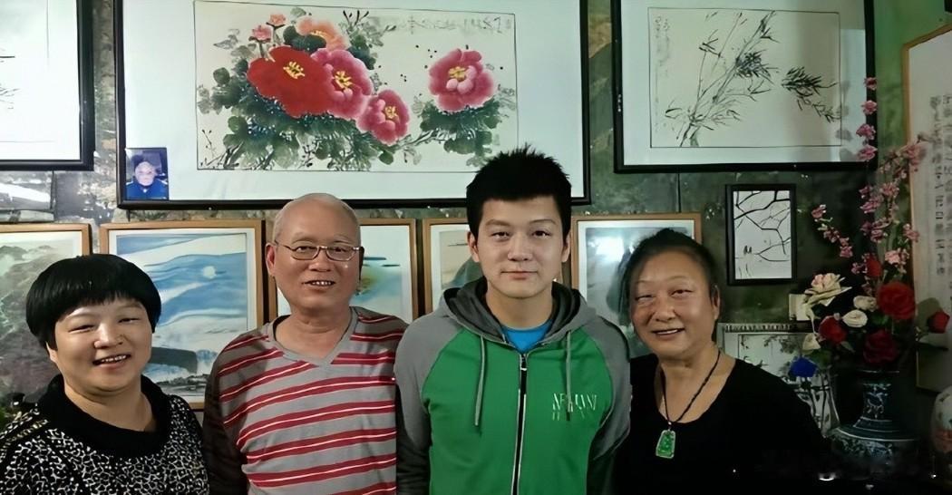 好奇查了下樊振东小时候的事儿  
不查不知道，一查才明白  
为啥“小胖”能一路