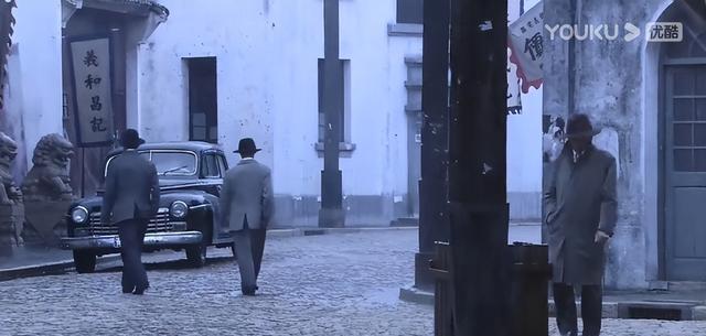 《悬崖》：当背叛成为生存法则，死亡便成了唯一的归宿

上山送药的小董与任长春刚踏