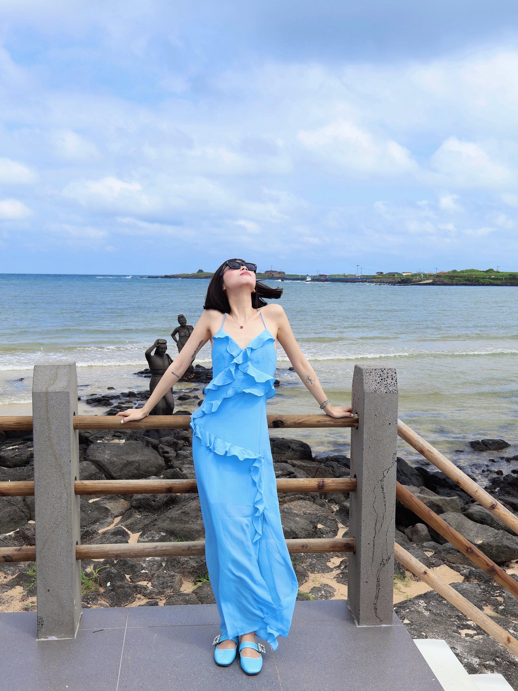 蓝色大海的美人鱼上岸也不过如此吧‼️。去济州岛旅游一定要留一天时间上牛...