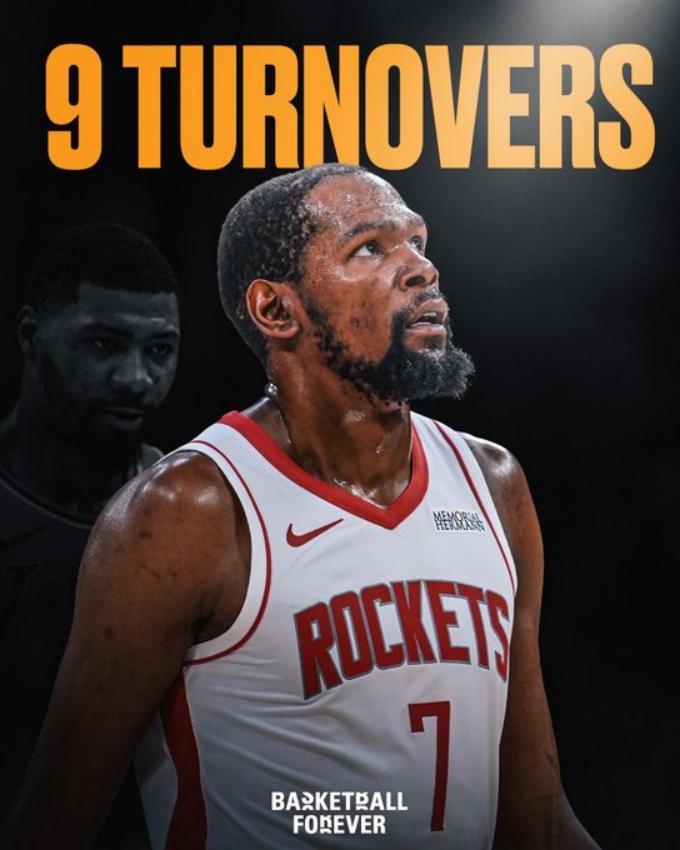 里程悲！杜兰特 9 失误追平生涯最差，季后赛已 7 连败，上一胜停在 2023 