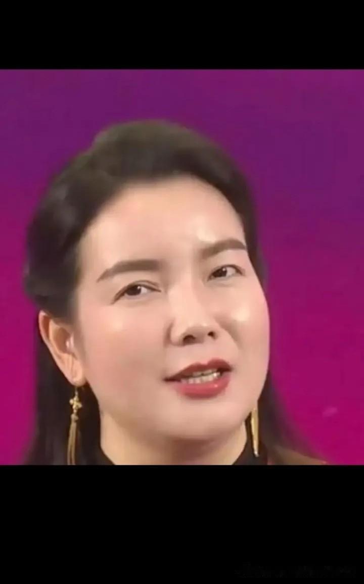 周文强现在最应该忏悔的事，他本可以好好讲财商课，他本可以把课程价格定的很合理，他