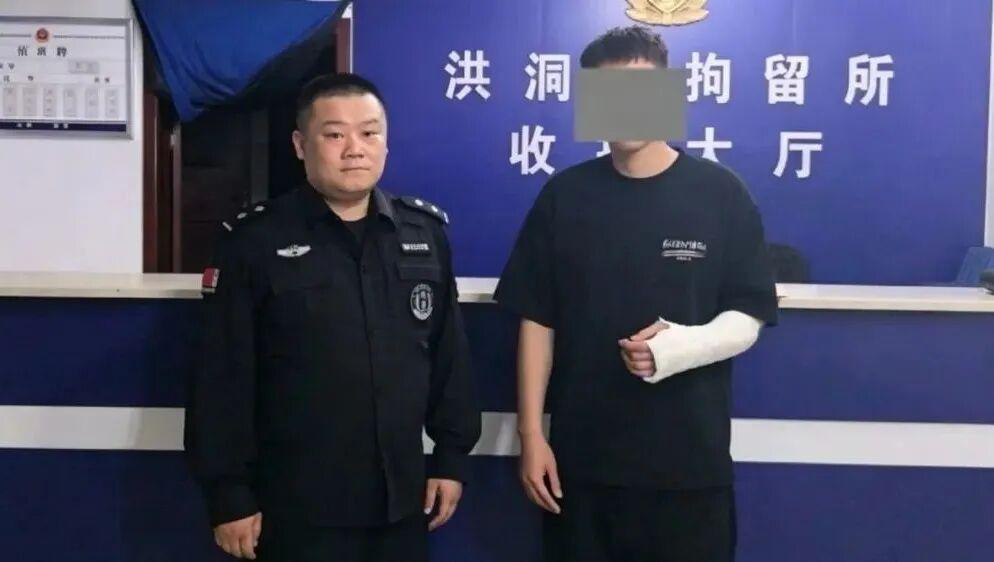 小小卡片上不明网址链接、可疑二维码吸睛的照片、露骨的语言你是否见过类似的小广告贴