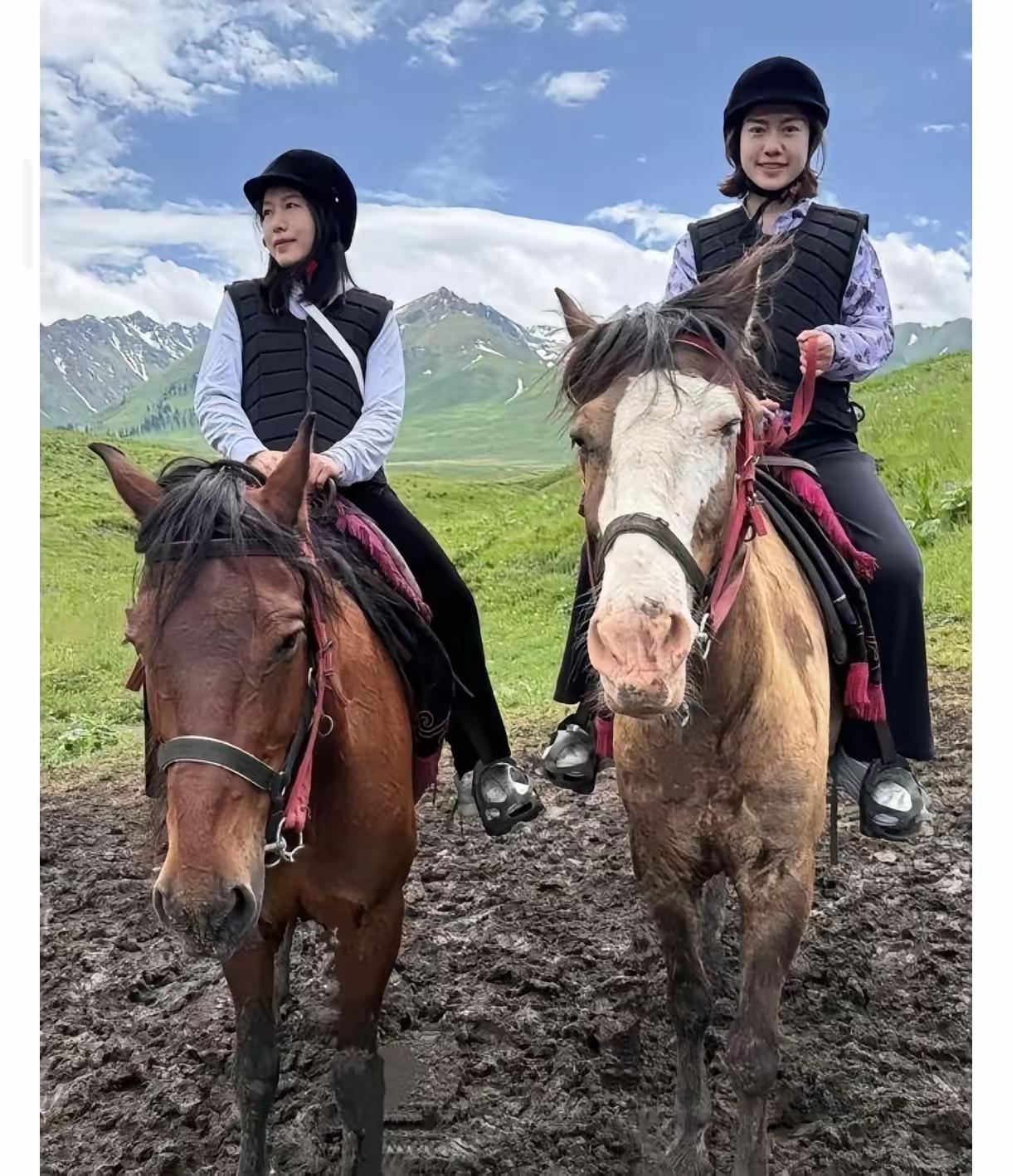 翁帆女士去新疆旅游，居然扎了某些人的心，说什么“狐狸尾巴，藏不住的了”，我很惊讶