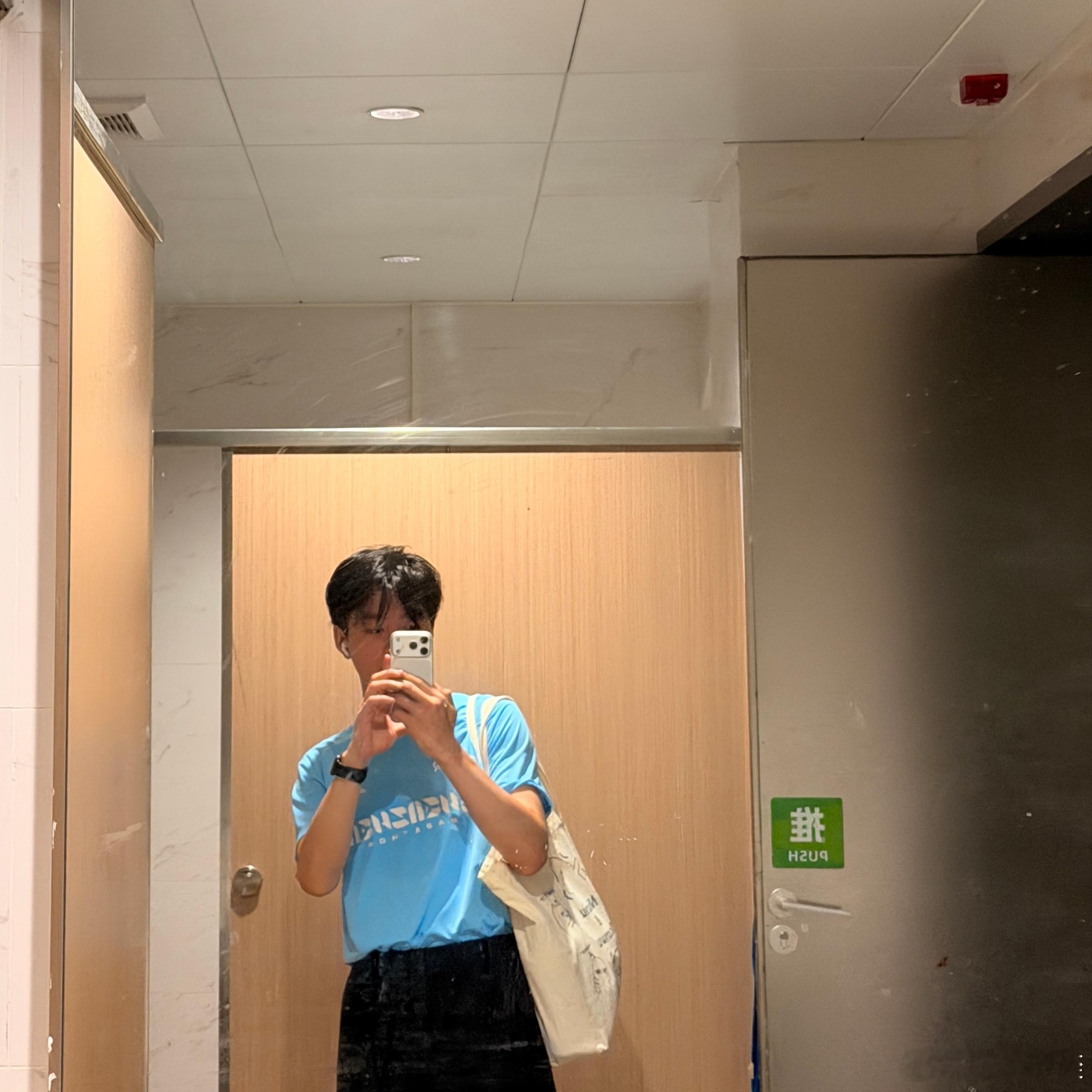 上秤发现体重上去了一斤，我赶紧跑了个10km吓吓脂肪… 深圳