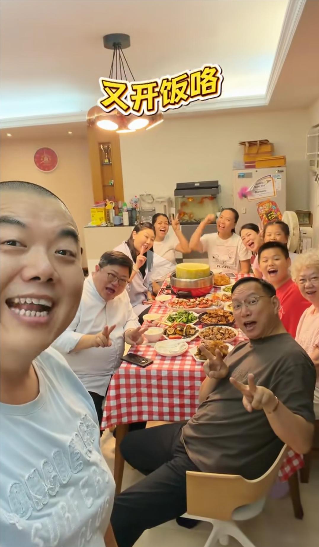 林子聪太厉害了，不仅戏演得好，做饭也是一流的，亲自买菜，不一会的功夫，就做了一桌
