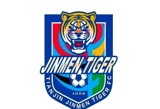 前意大利国少队队员，尤文图斯青训出来的。
你猜怎么着？
现在，在天津津门虎试训。