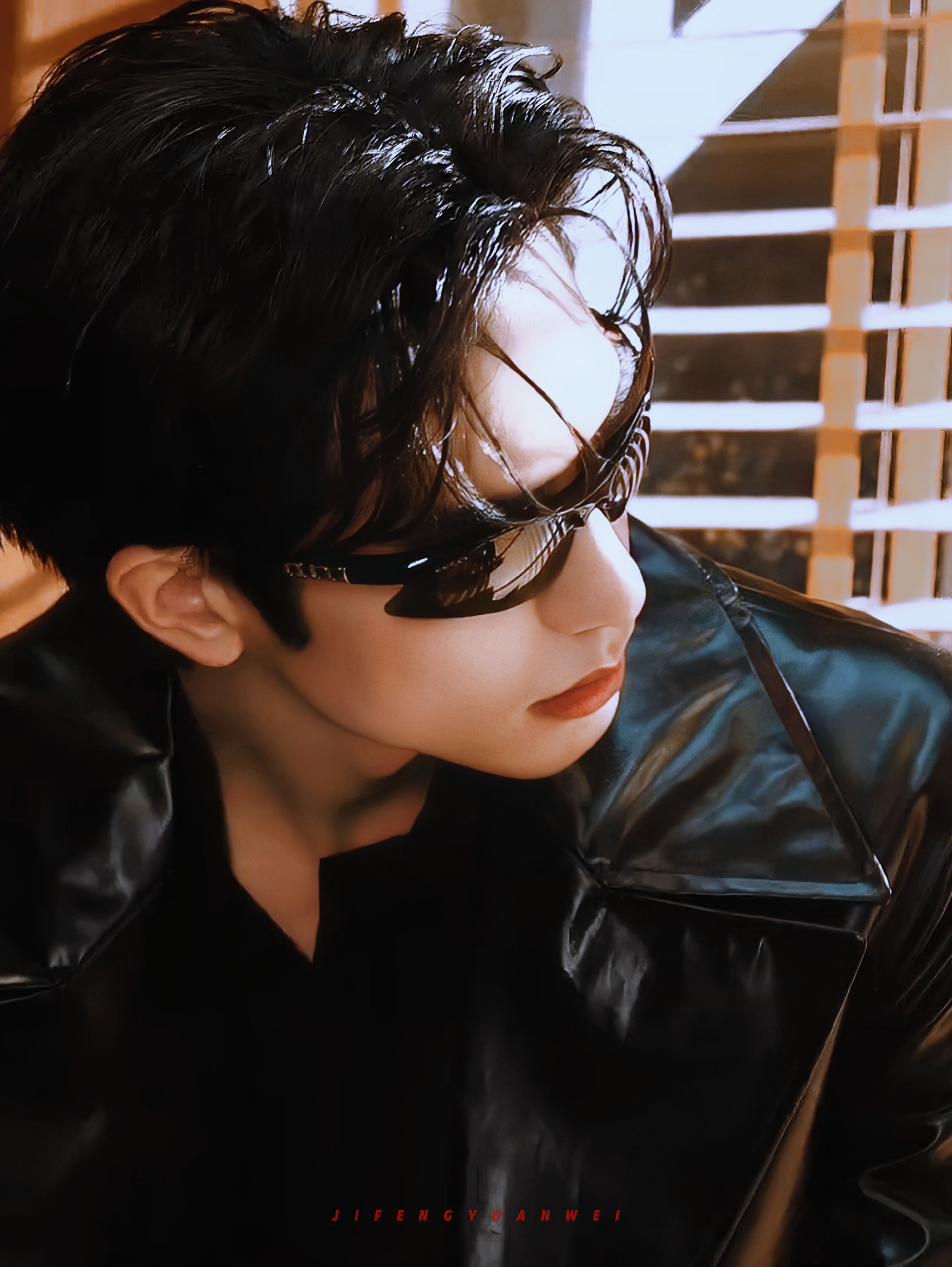 宋威龙🥃𝑾𝒉𝒊𝒔𝒌𝒆𝒚 𝒐𝒏 𝒕𝒉𝒆 𝒓𝒐𝒄𝒌