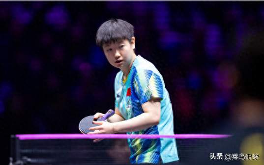 孙颖莎3-0，对手无奈苦笑，现场球迷举动很疯狂