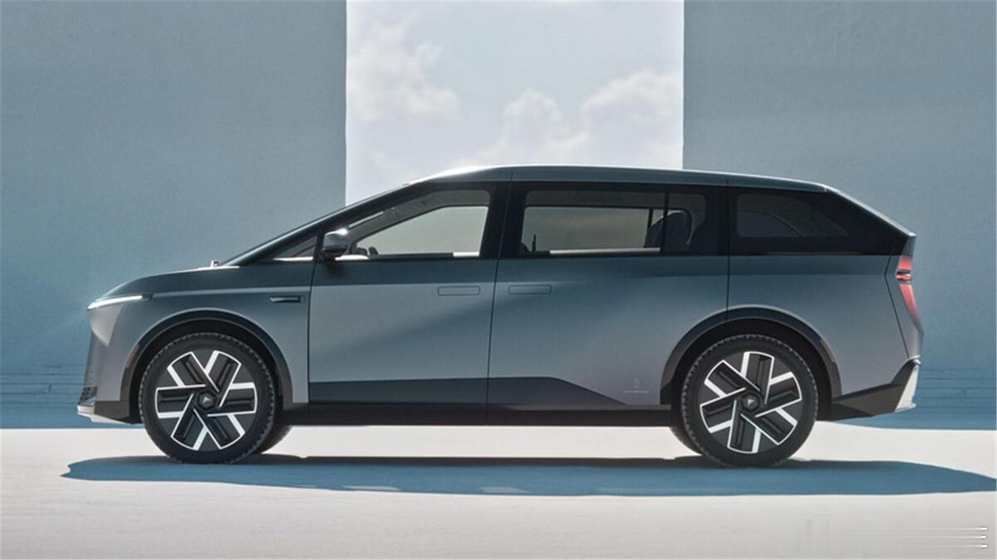 纯电MPV Model D发布，WLTP纯电续航有660公里，提供6座和7座版本