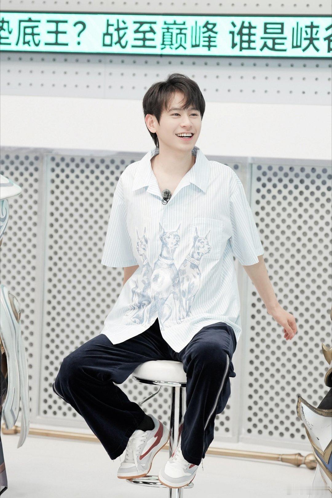 无畏NoFear 🍑心光自为引多远都无畏 晚安由爱而生的勇气，足以抵抗世间所有