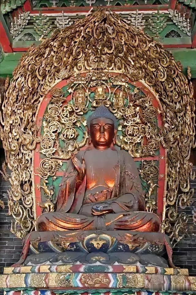 山西资寿寺药师佛，背光藏着三教同堂的密码
 
很多人来灵石资寿寺，目光只落在知名
