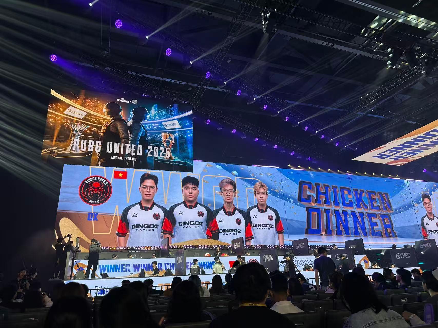 2025和平精英全球总决赛 2025和平精英全球总决赛Day1第一局吃鸡队伍：D