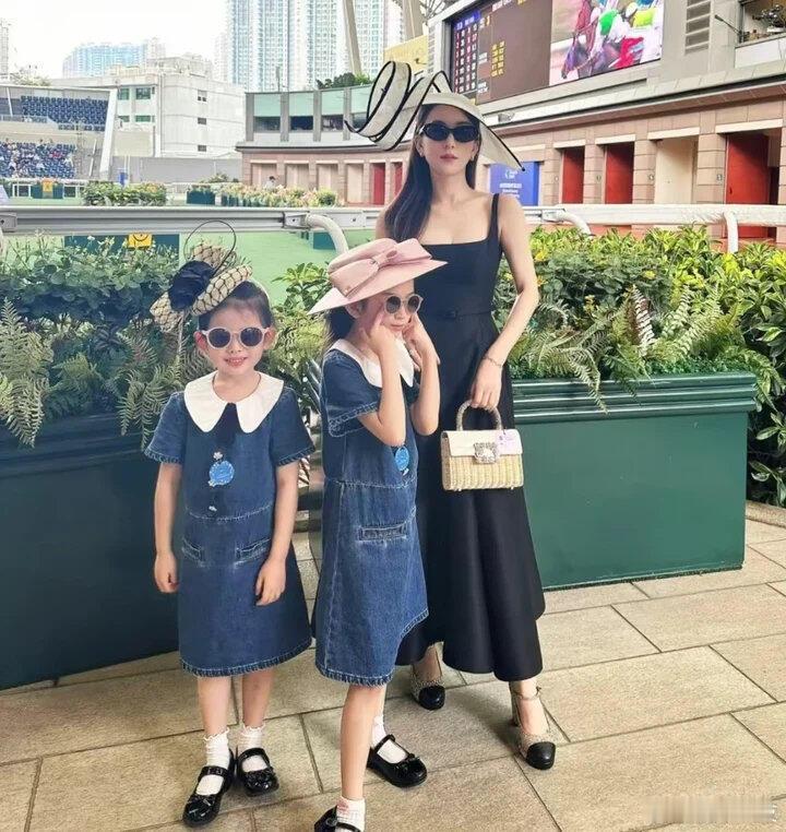方媛这次三胎，百分百怀的是男孩。​理由很简单。​方媛已经生了两个女儿了，郭富城当
