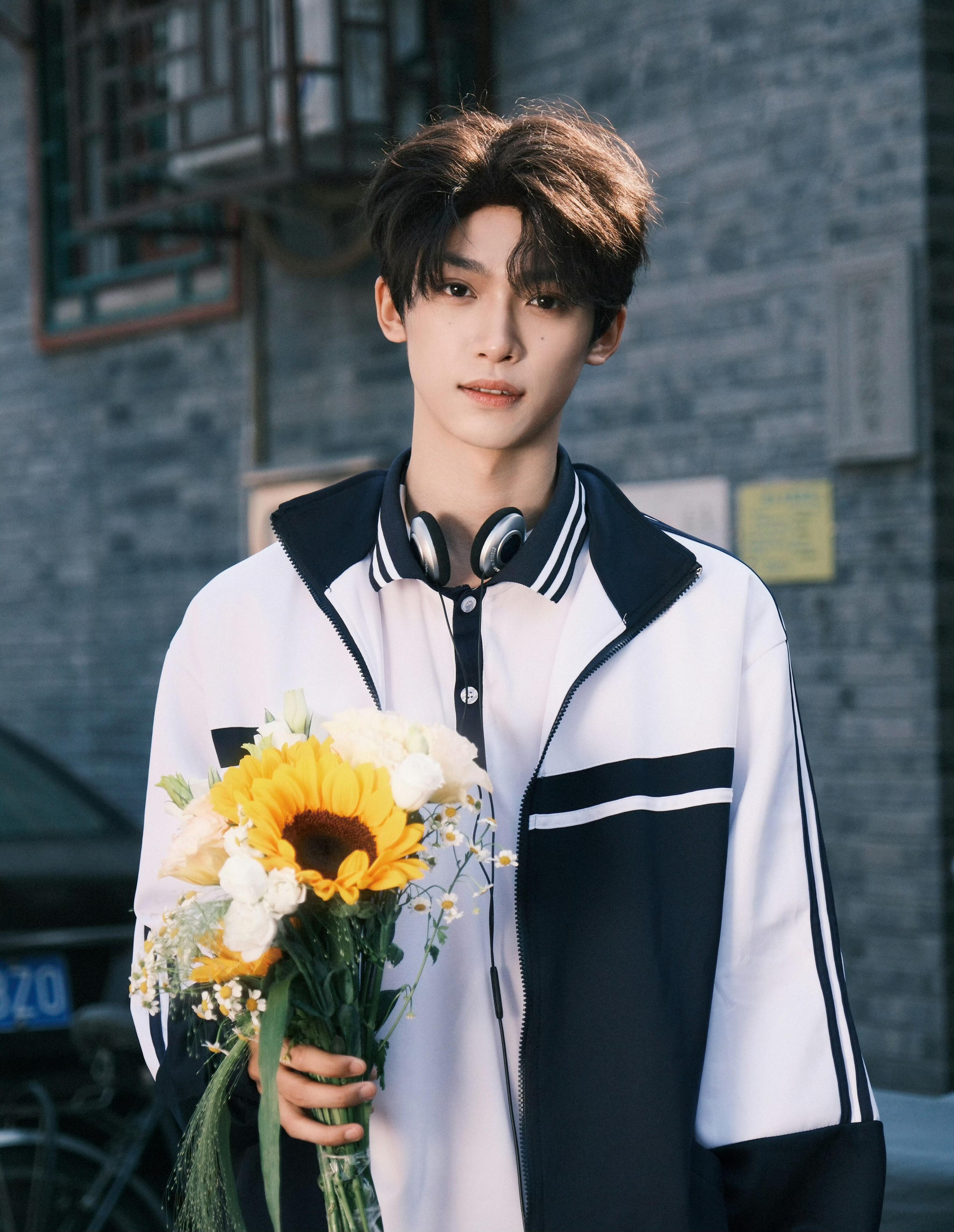 也没告诉我梓渝粉丝以前吃这么好啊😍 ​​​