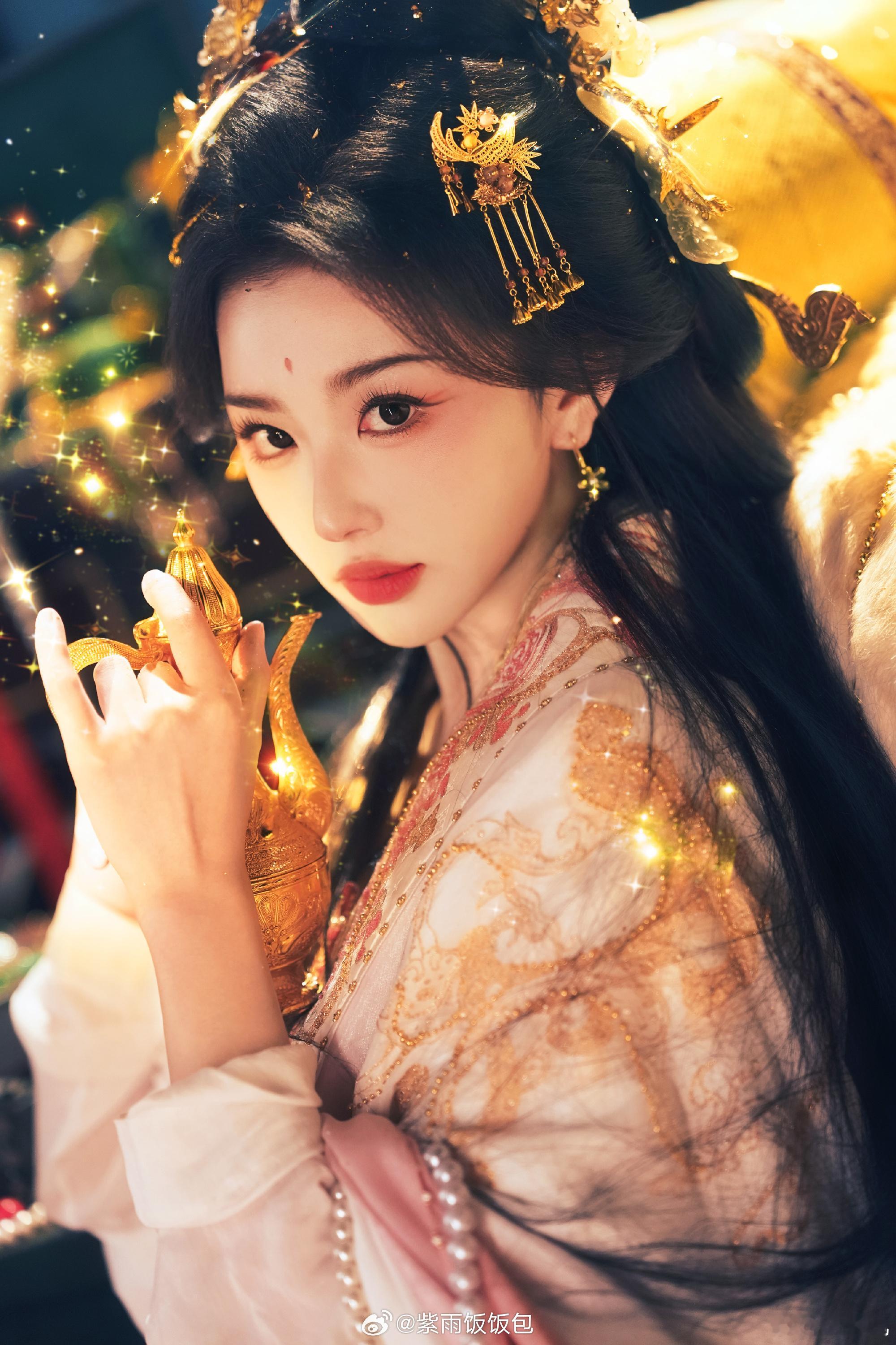 孔雪儿终于不演小白花了从前总被标签化、局限在甜美小白花赛道的孔雪儿，靠《昭阳公主