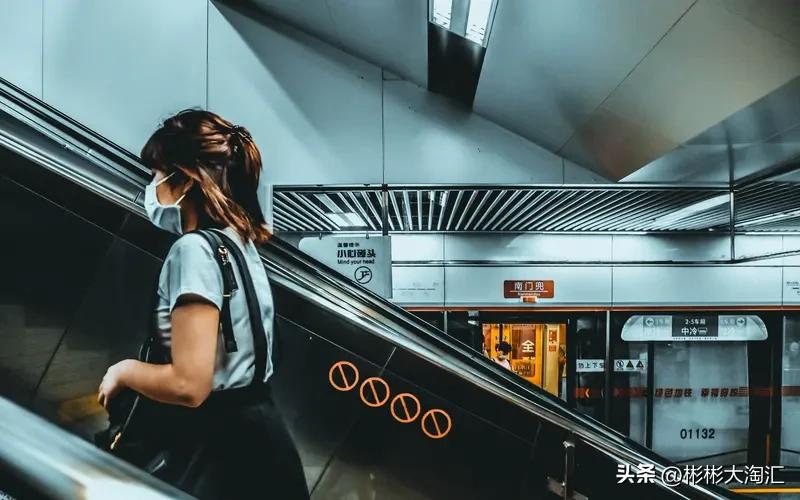 多少人一生操劳、忙碌，换来的可能并非理想的结果。就像那位退休老人，为儿子一家操劳