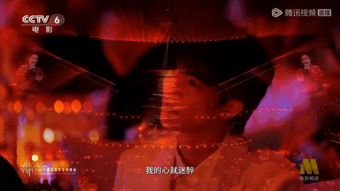 周深跟唱欢颜 周深湾区升明月清唱泪海：音响没问题你们唱吧，台下跟唱齐豫《欢颜》，