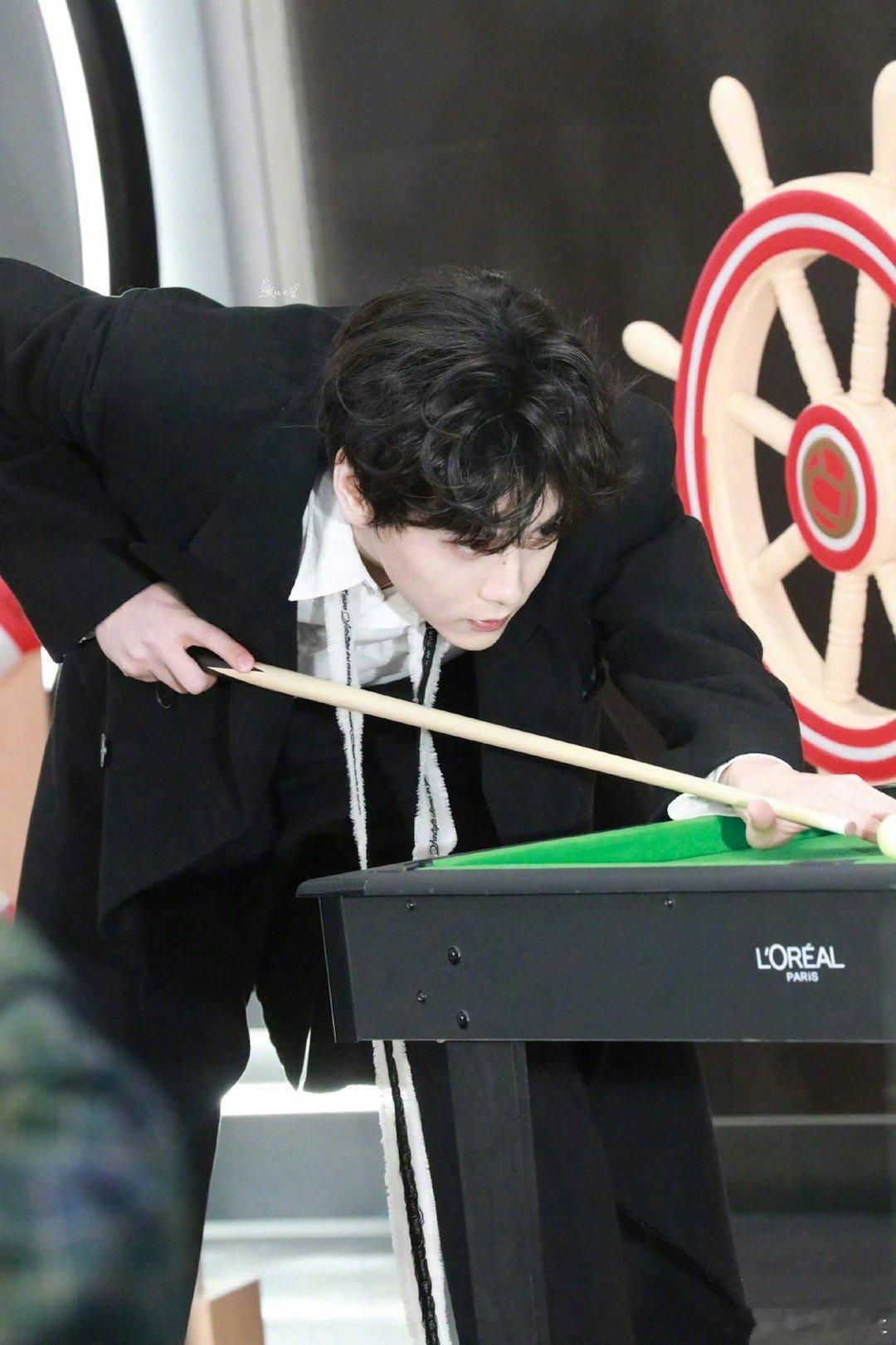 田栩宁黑色大衣造型，还是太帅了！｜田栩宁 